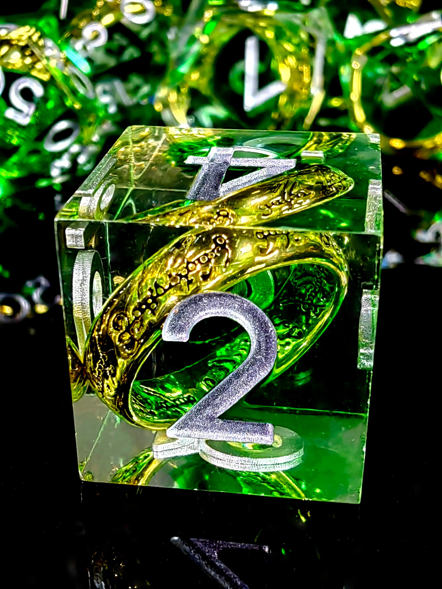 7-Piece Sharp Edge Resin Dice with Ring Inside